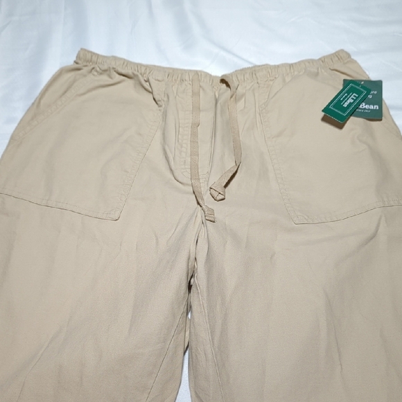 L.L. Bean Men's Khaki Chinos - Picture 2 of 15
